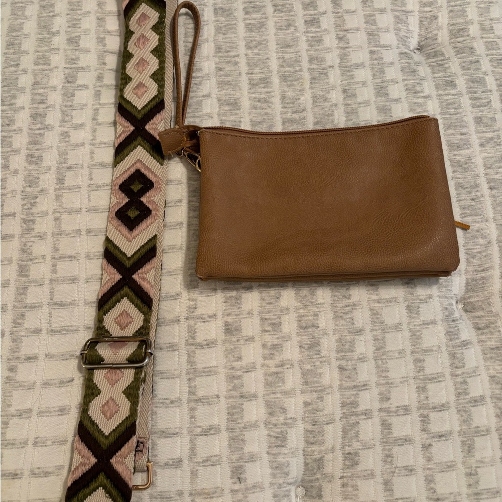 Women’s Wristlet/Crossbody